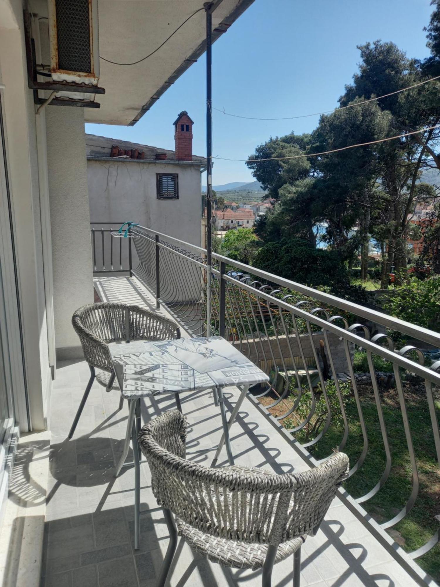 Dinka'S Apartment Stari Grad  Buitenkant foto